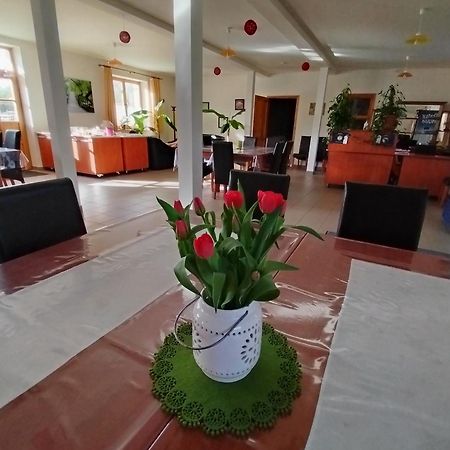 Akacliget Vendeghaz Es Major Hotell Ofeherto Exteriör bild
