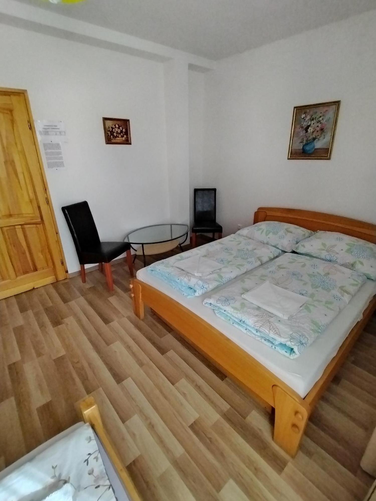 Akacliget Vendeghaz Es Major Hotell Ofeherto Exteriör bild