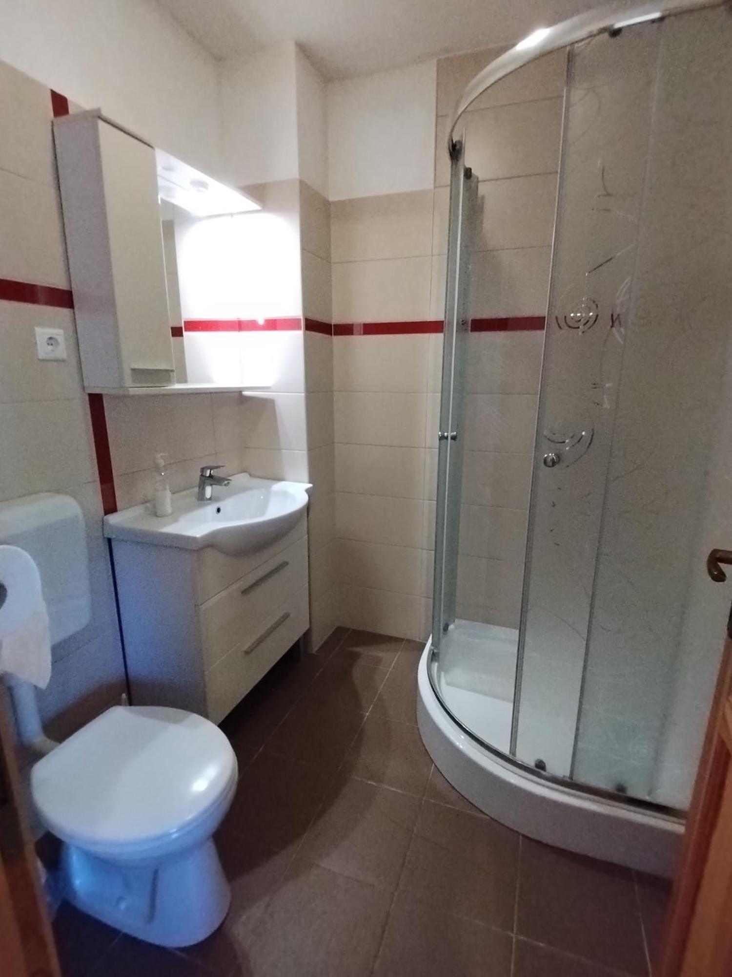 Akacliget Vendeghaz Es Major Hotell Ofeherto Exteriör bild