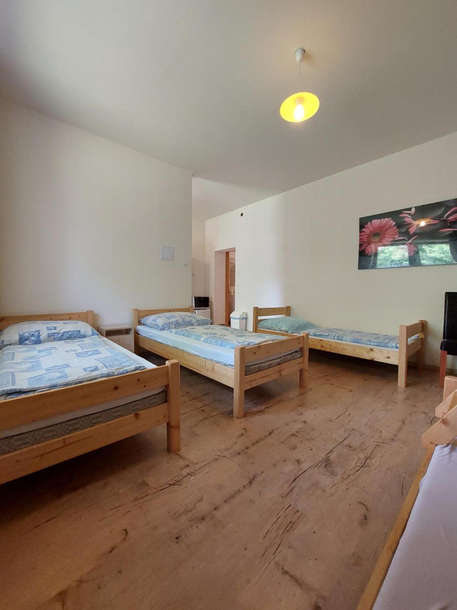 Akacliget Vendeghaz Es Major Hotell Ofeherto Exteriör bild