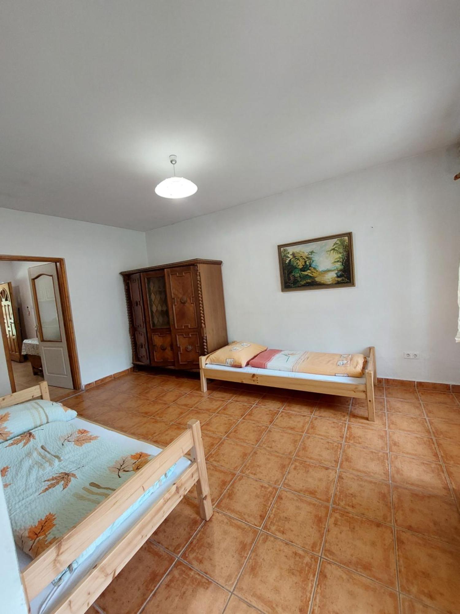 Akacliget Vendeghaz Es Major Hotell Ofeherto Exteriör bild
