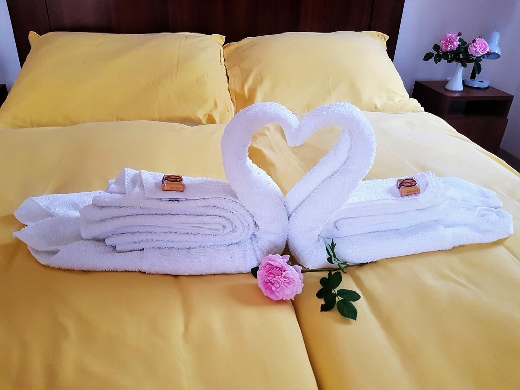 Akacliget Vendeghaz Es Major Hotell Ofeherto Exteriör bild